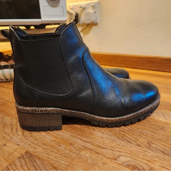 Women's Black Leather Ankle Booties - Picture 2 of 4